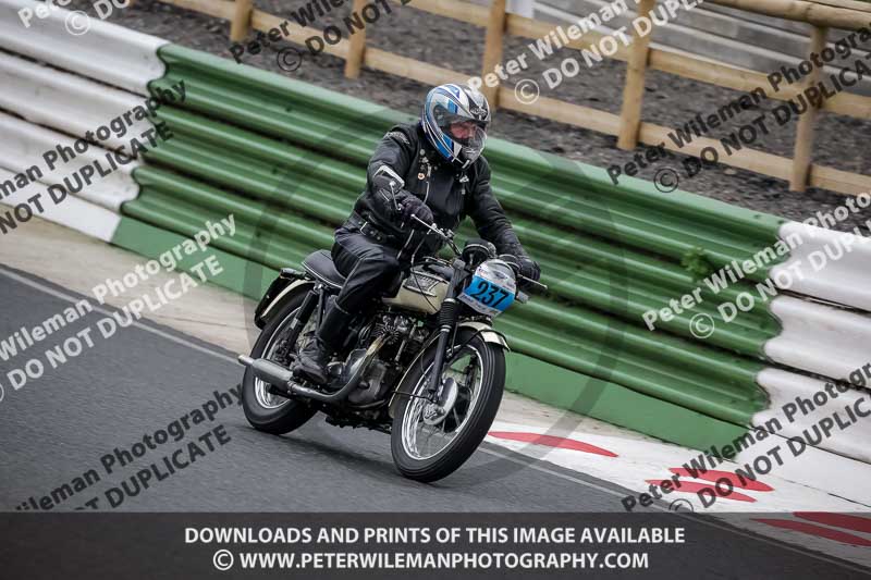 Vintage motorcycle club;eventdigitalimages;mallory park;mallory park trackday photographs;no limits trackdays;peter wileman photography;trackday digital images;trackday photos;vmcc festival 1000 bikes photographs